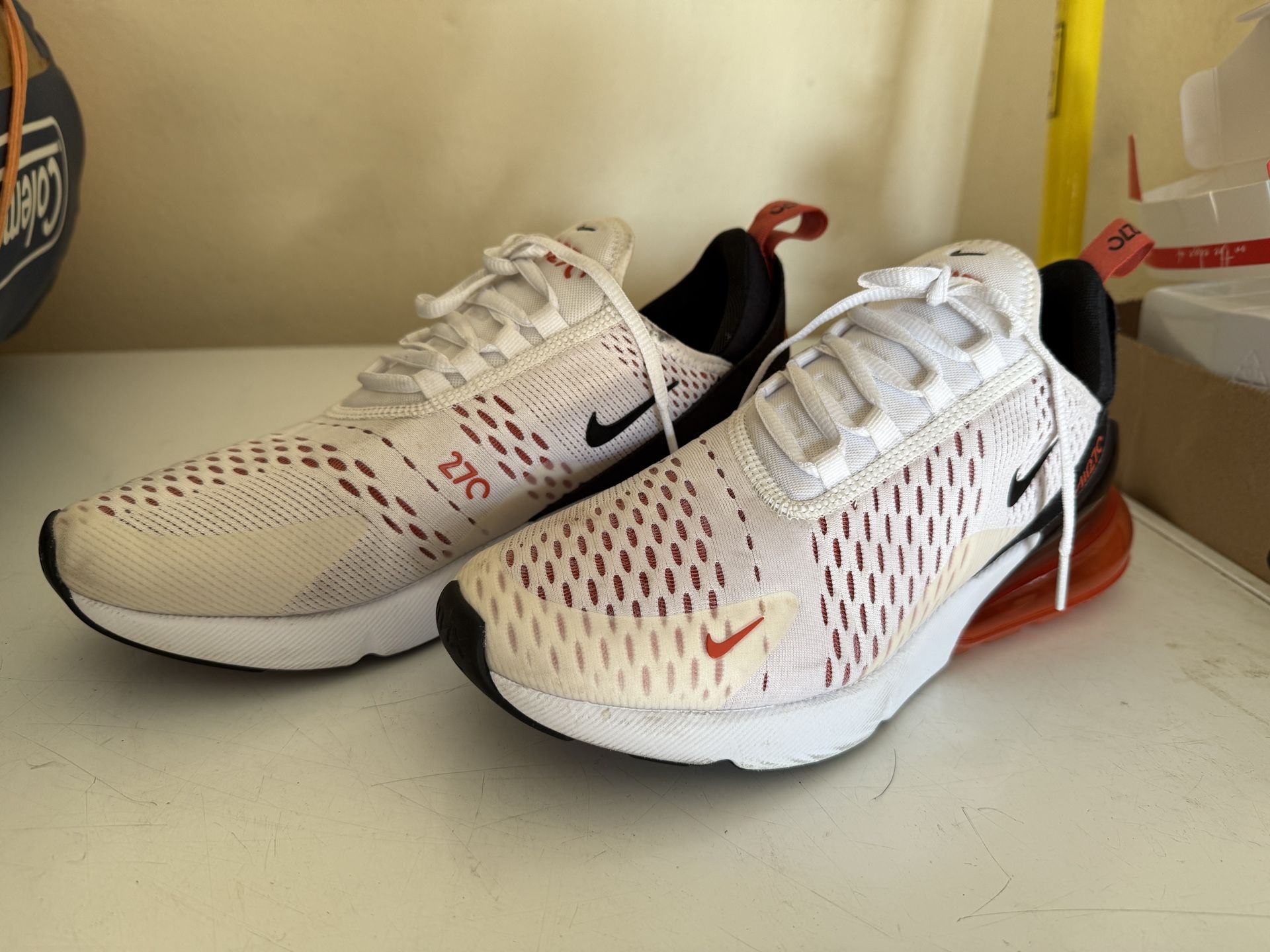 Nike 270’s