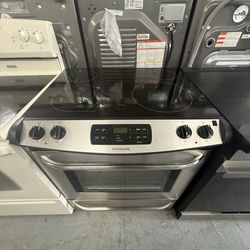 GE Slide In Stove ( Cocina )