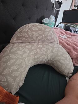 Momcozy nursing pillow