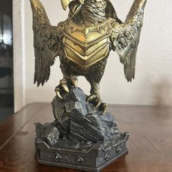 World Of Warcraft :Gryphon Rider Statue 