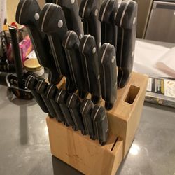 Knife Set 18 Pieces for Sale in Brownsville, TX - OfferUp