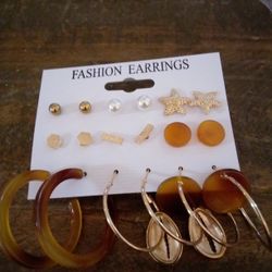 Earrings 
