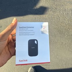 San disk portable  2tb