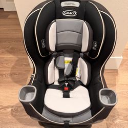 Graco Extend2Fit Carseat