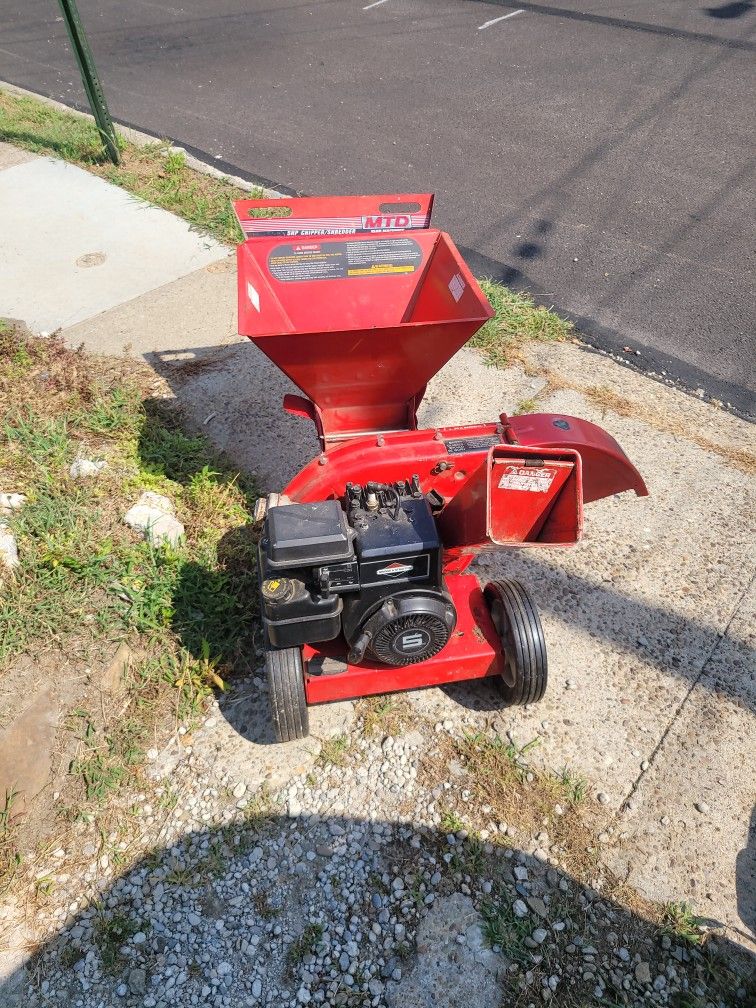 WOOD CHIPPER