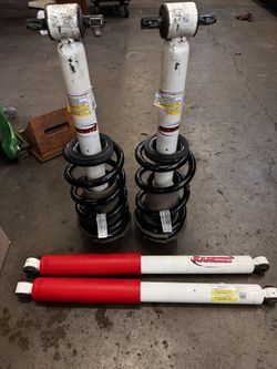 Rancho 2” Lift Kit Struts And Rear Shocks