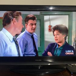 32" Toshiba TV