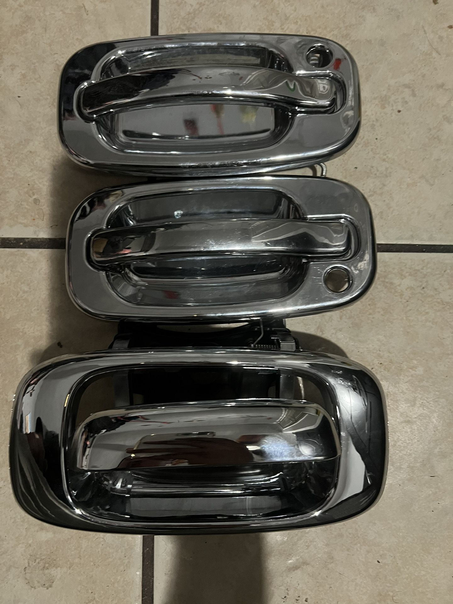 DOOR HANDLES & TAILGATE HANDLE 