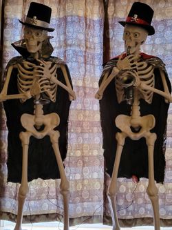 Animated Musical Skeleton Duet Halloween Decoration
