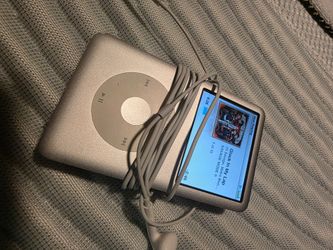 Ipod Classic 160gb with Chrager and earbuds 175 obo
