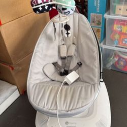 4moms mamaRoo multi-motion baby swing