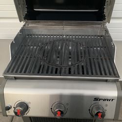 Weber Spirit E-310 BBQ Grill 3 Burners Propane LP For Sale