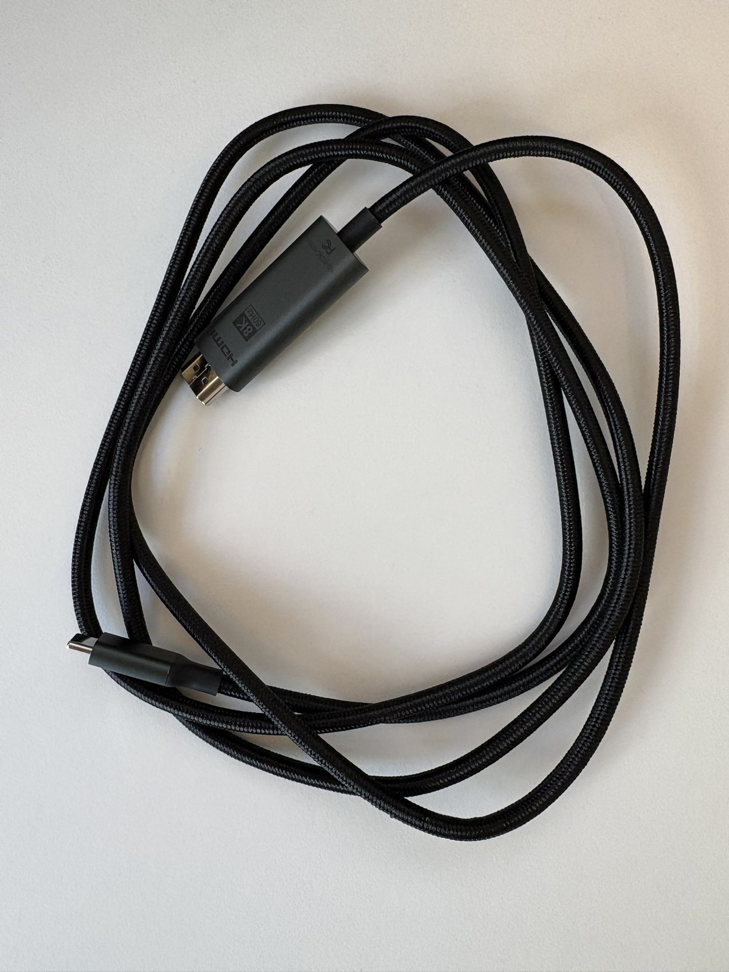 Insignia™ - 6' 8K Ultra HD USB-C to HDMI 2.1 Braided Cable