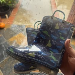 Lightly Used- Very Good Condition Light Up Toddler Size 11 Dinosaur Rain Boots And 