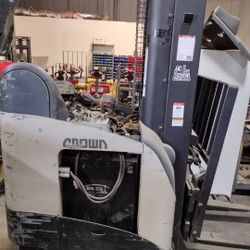 Crown Reach Forklift 