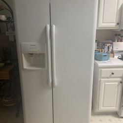Frigidaire Refrigerator 