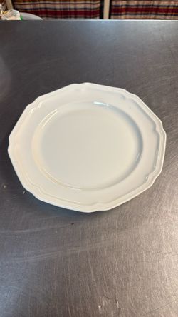 Mikasa White Plate – 10½“ | Set of 32
