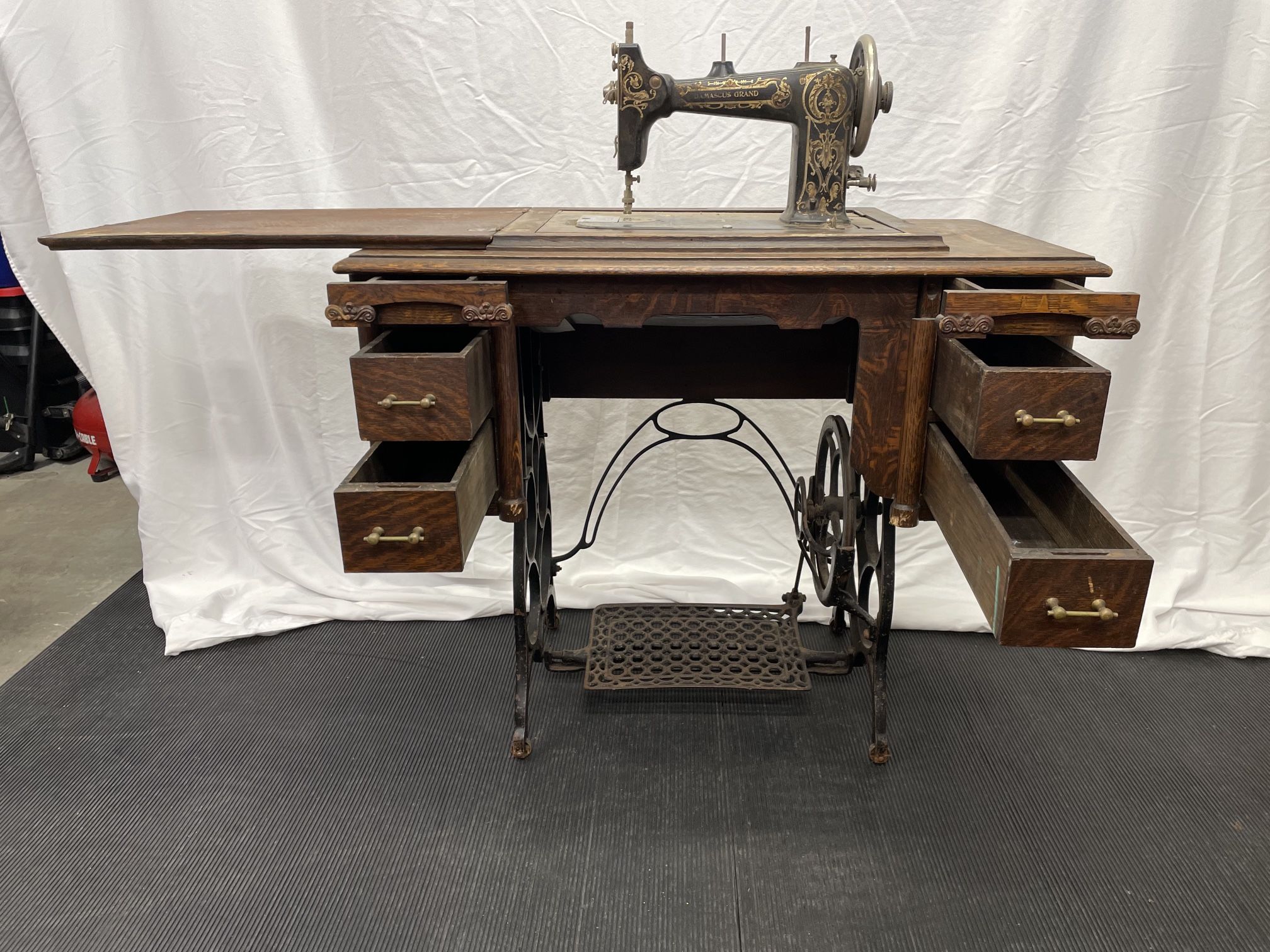 Damascus Grand Rotary Sewing Machine
