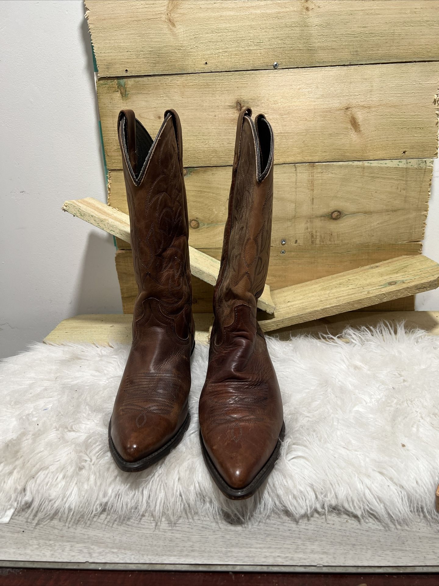 Vintage dingo Cowboy Western Boots Brown 9D
