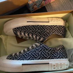 Burberry Chucks 