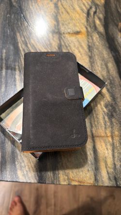 iPhone 14 leather case