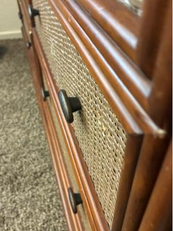 Light brown , unfortunately can’t keep due too moving all drawers work