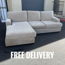 Sectional Couch (FREE DELIVERY)