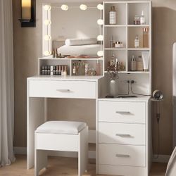 NEW Vanity Desk With Light 