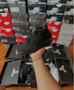 Jordan 4’s Black Cats 🐈‍⬛