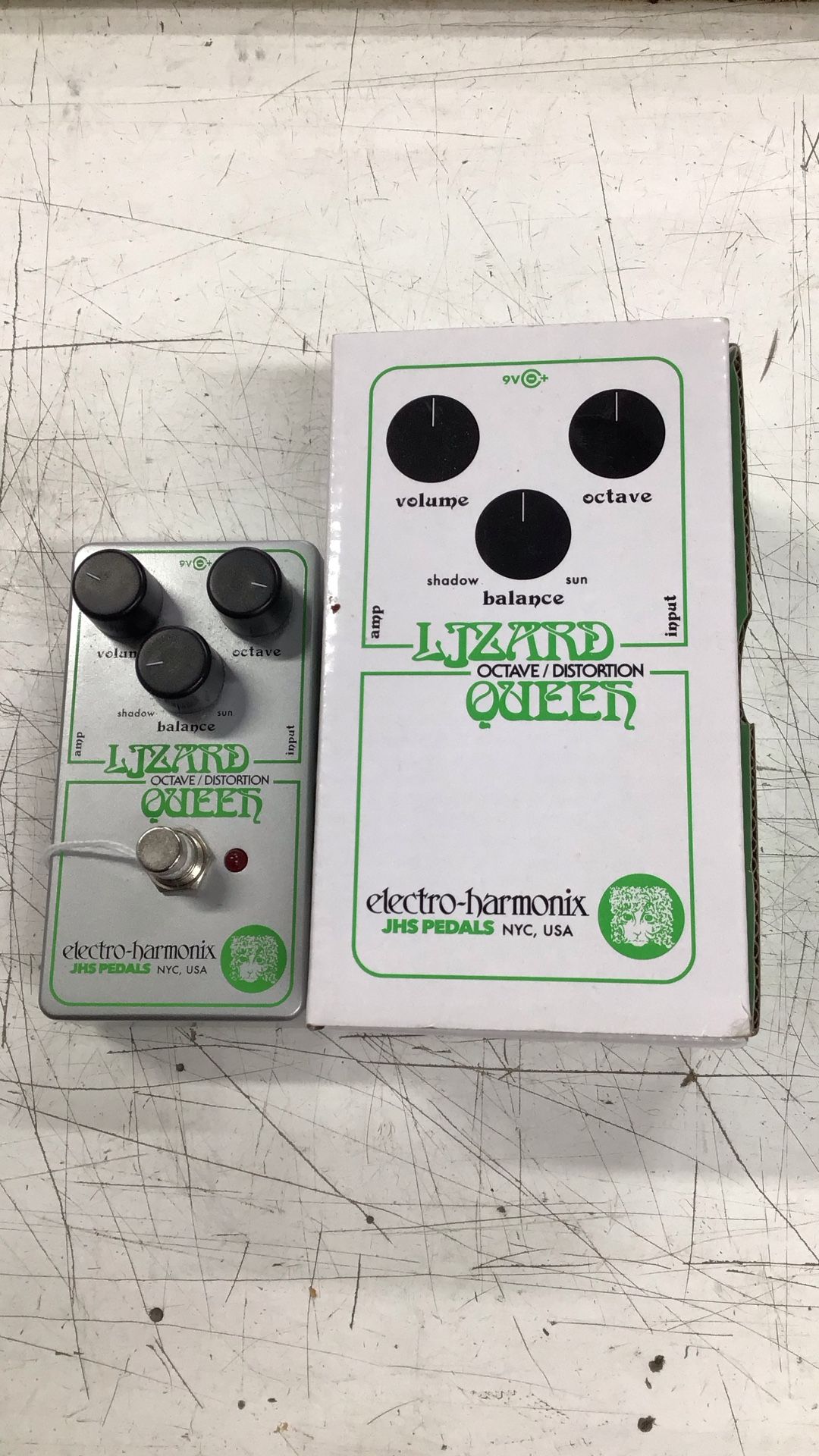 Electro-Harmonix Effects Pedal Lizard Queen Octave/Distortion