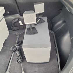 Bose / Companion 3 Series II Multimedia Speaker System w/ Subwoofer and Pod