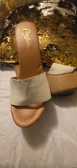 Vintage white leather platforms Size  7