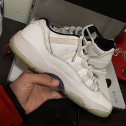 Jordan 11 Legend Blue Low 