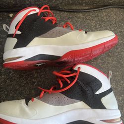 Like New -Jordan Fly Wade Pimento White-Black- Basketball Shoes Size 13