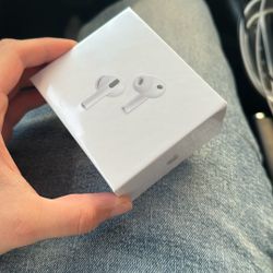 AirPods 3 Pros 