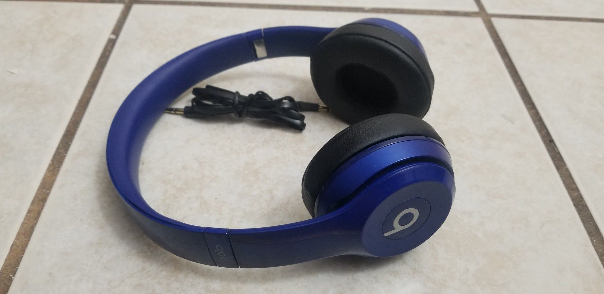 Beats by dr dre solo 2 blue wired