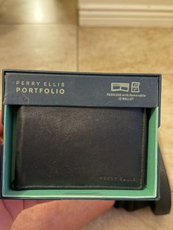 Perry Ellis Portfolio passcase wallet