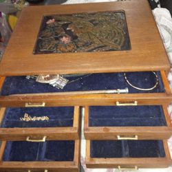 Jewelry Box With Phoenix Carving