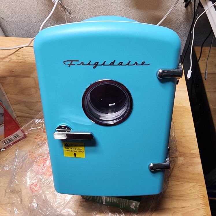 Frigidaire Retro Mini Portable Personal Fridge