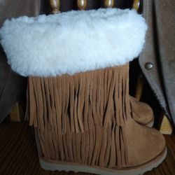Fringe Boots 