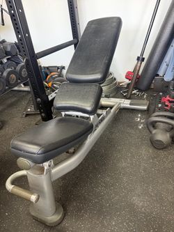 Life Fitness Commercial Adjustable Weight Bench