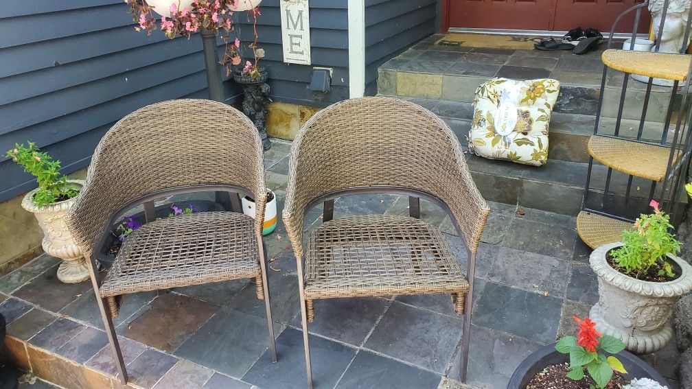 Chair set with cushions