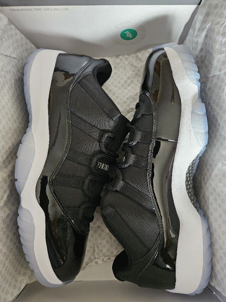 Jordan 11 Low Space Jam, Size 11, DS New