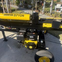 37 Ton 338 cc Gas Powered Full Beam Log Splitter w/ Vertical/Horizontal Operation and Auto Return with Hydraulic Oil