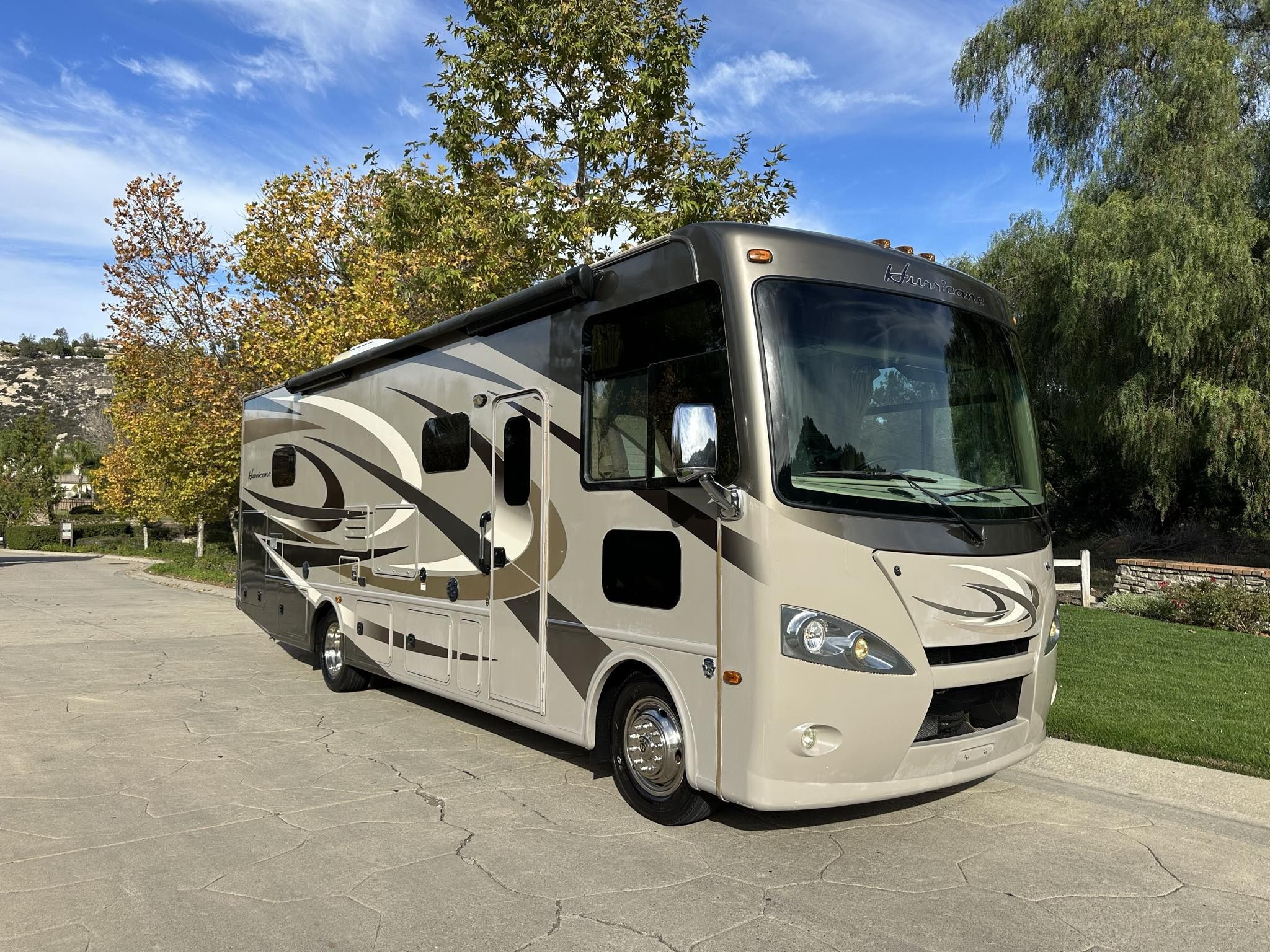 2015 Motorhome Hurricane for Sale in Valley Center, CA - OfferUp
