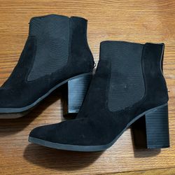 Size 9 Black Velvet Heels 