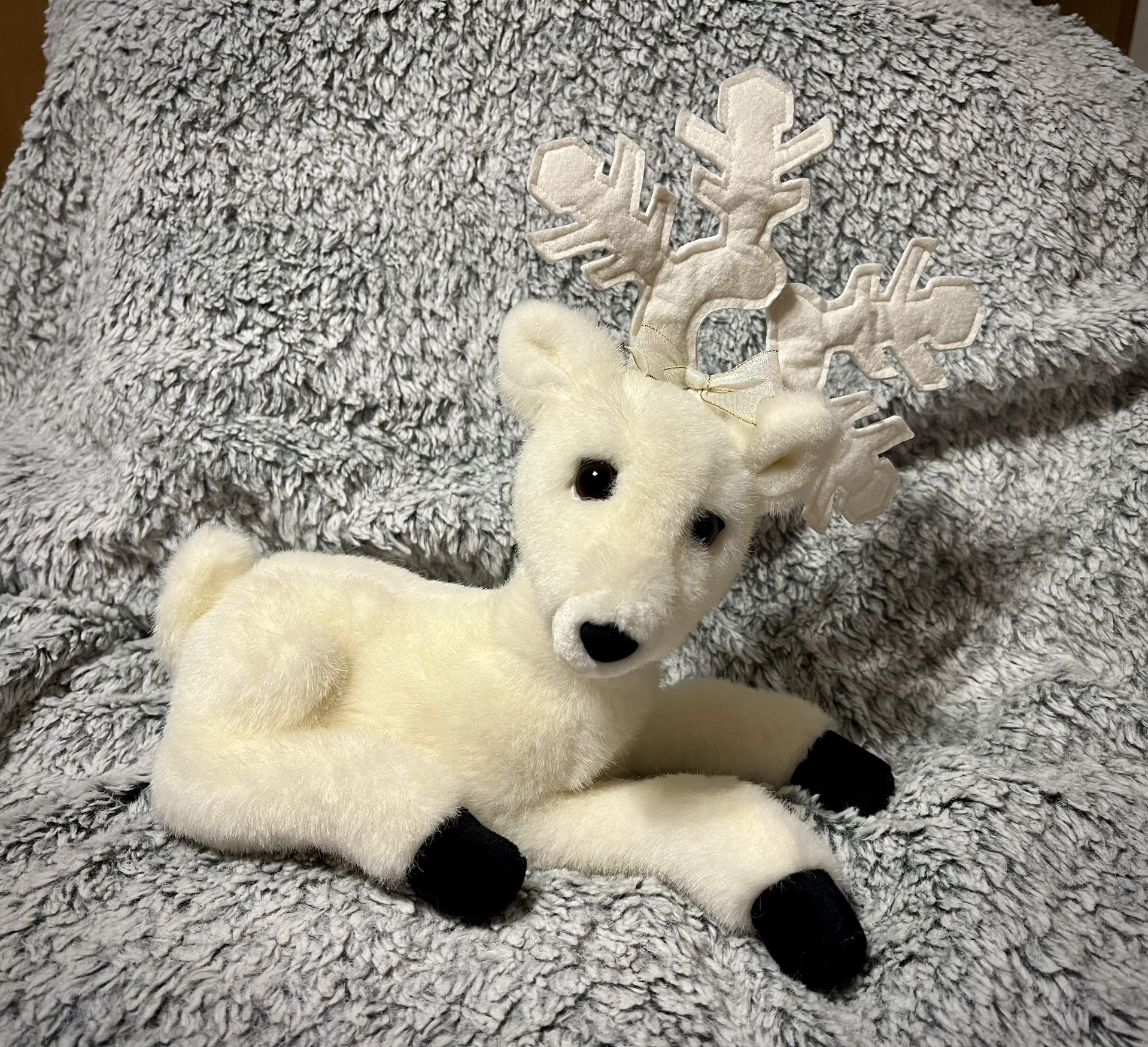 Vintage Applause White Snowflake Plush Reindeer