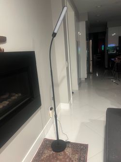 Modern LED Floor Lamp w/ Remote – Dimmable Reading Light