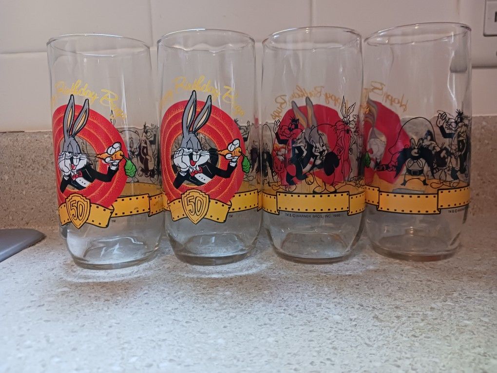 16 Warner Brothers Glasses
