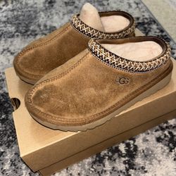 KIDS SIZE 1 Uggs Slip Ons TASMAN II 